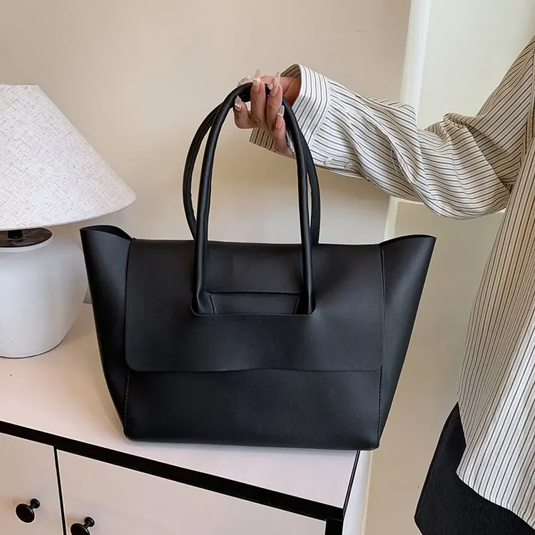 

Винтажная женская сумка с верхней ручкой 2026: Новая модная универсальная повседневная минималистичная сумка через плечо для города