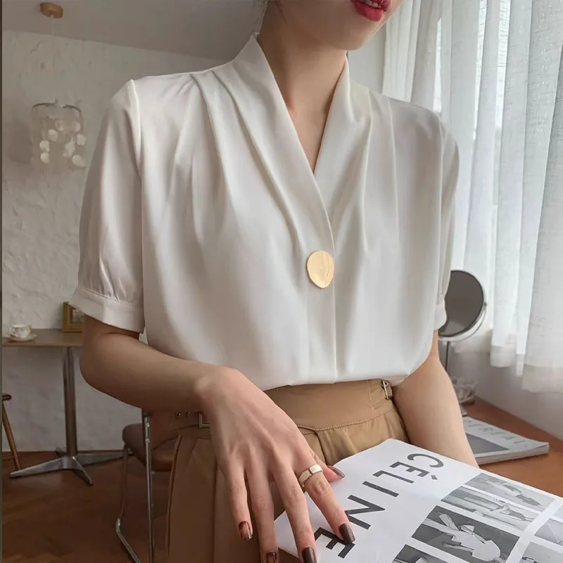 

Light Luxury Chiffon Shirt Loose Office Lady Temperament All-match Appear Thin Short Sleeved V-neck Summer Women Pleated Tops