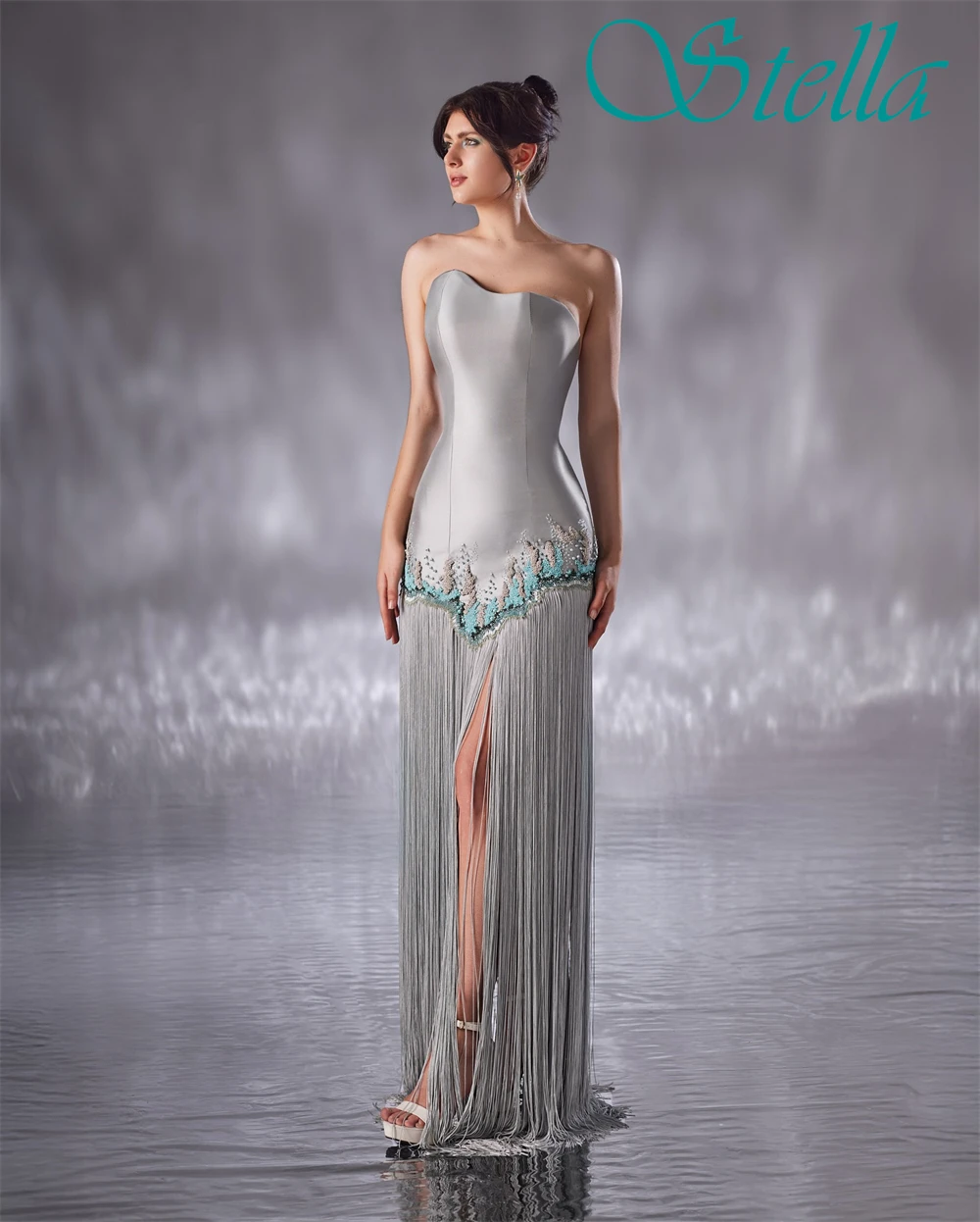 فستان سهرة رائع بدون حمالات بدون أكمام مخصص، فساتين حفلات بشرابة من الساتان، فساتين مناسبة خاصة بمزاجية