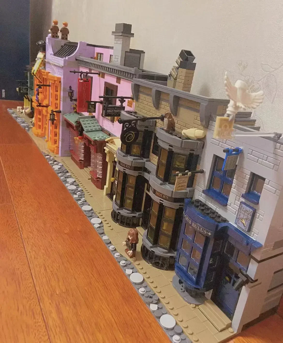 Descubre el Kit de Construcción 5544pcs Diagoned Alley: Una Experiencia de Manualidades para Niños y Adultos