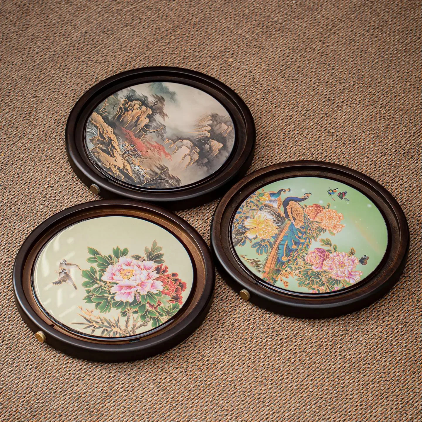 

Small apartment home thickened bamboo and wood round tea tray Douyin explosion with drainage ball creative
