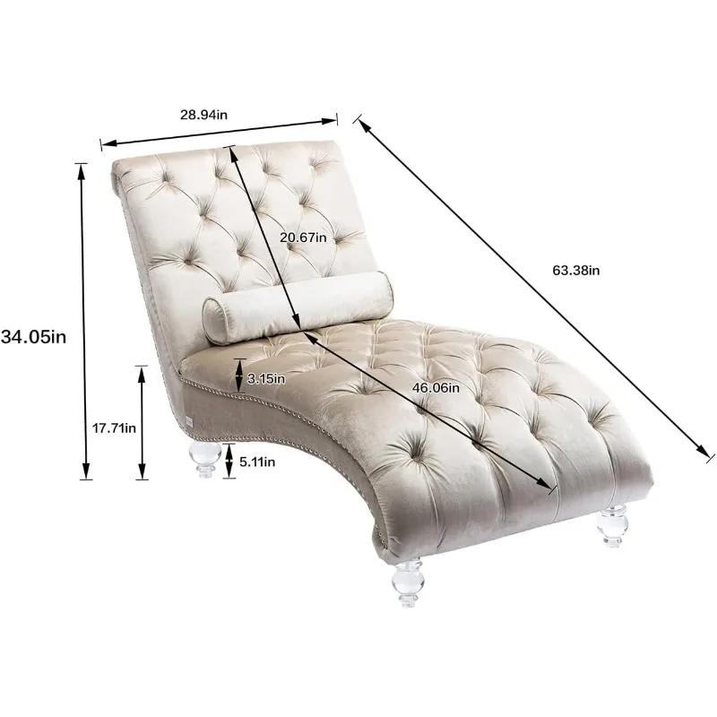 home.Sedia lounge in velluto con cuscino in lancio, poltrona lounge moderna con bottoni capitonnè e gambe in acrilico, interni imbottiti