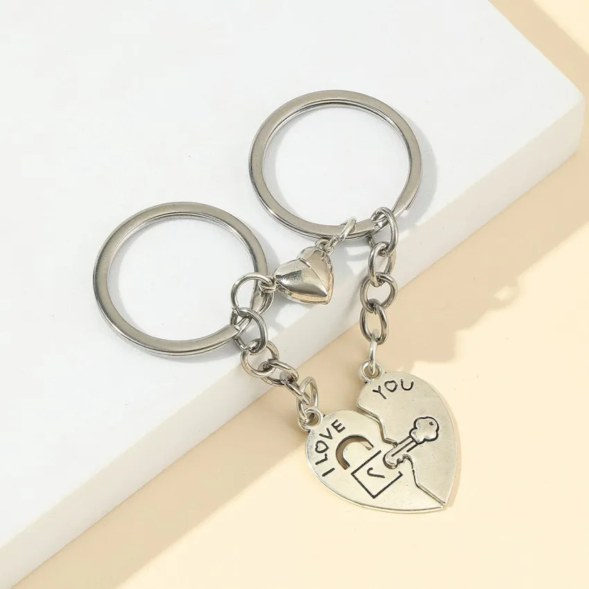 2 Pcs Couple Magnetic Suction Graffiti Lover Key Chain 1 Pair Love Heart Shaped Palm Magnet Keychain Pendant Valentines Keyring