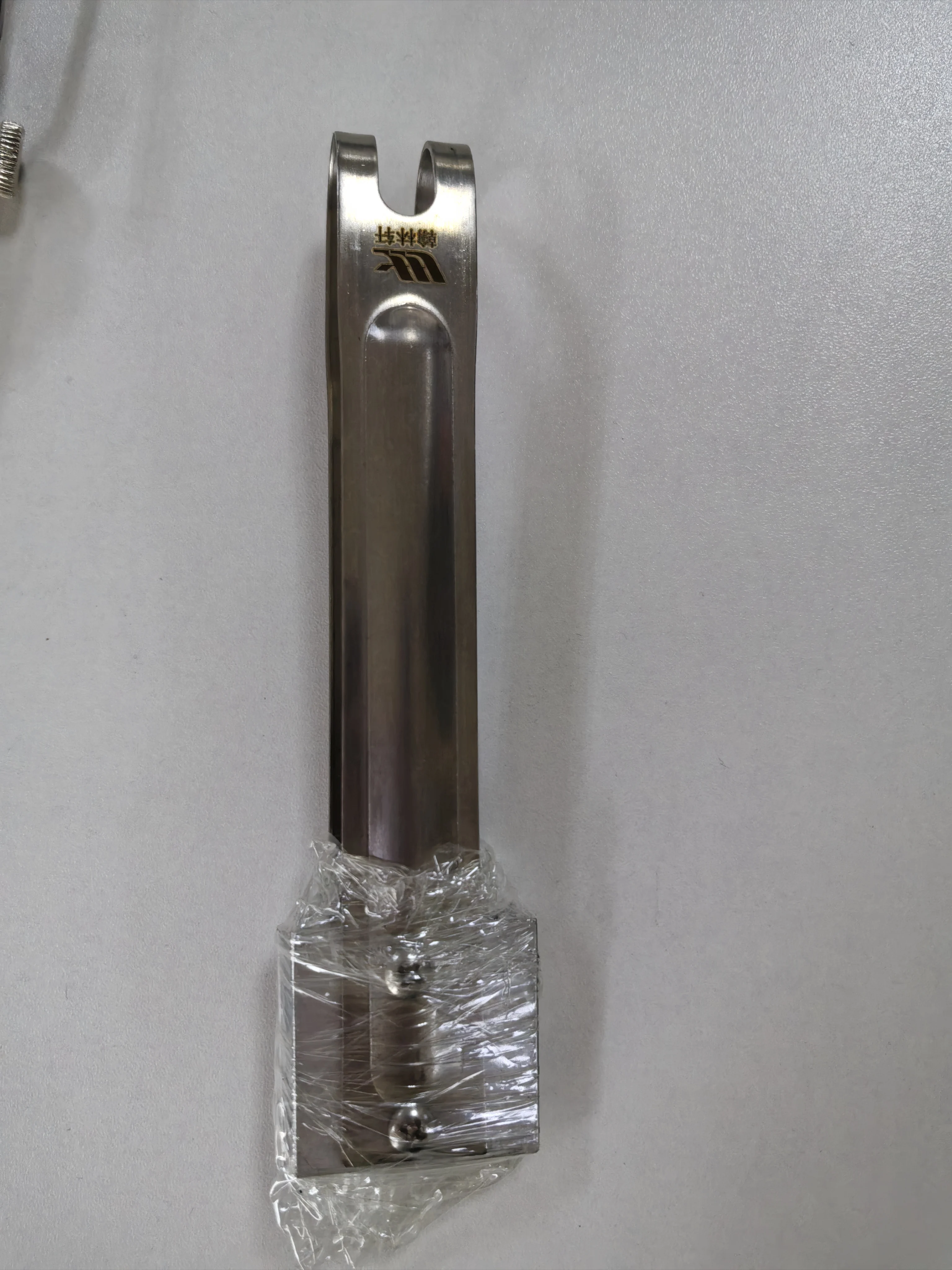 

Lamp worker special tool square head, V-shaped pointed clip tweezers lamp worker thermoplastic glass tool