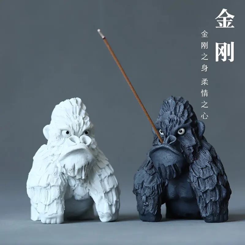 Hand-pinched King Kong Gorilla incense inserted into the aromatherapy stove tea pet household sandalwood  monster incense seat