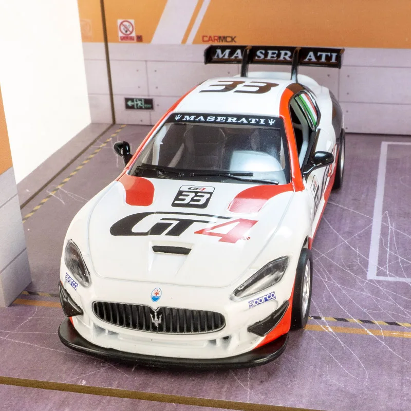 CCA 1:32 マセラティ MC GT4 合金スーパーカーモデルカー装飾品音響光学プルバック子供のおもちゃの車と良質
