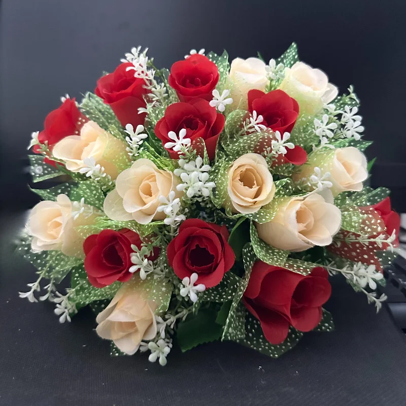 Realistischer künstlicher Rosenstrauß mit grünem Laub, lichtbeständige Kunststoffblumen für Zuhause, Friedhof, Hochzeit, Beerdigung, Dekoration