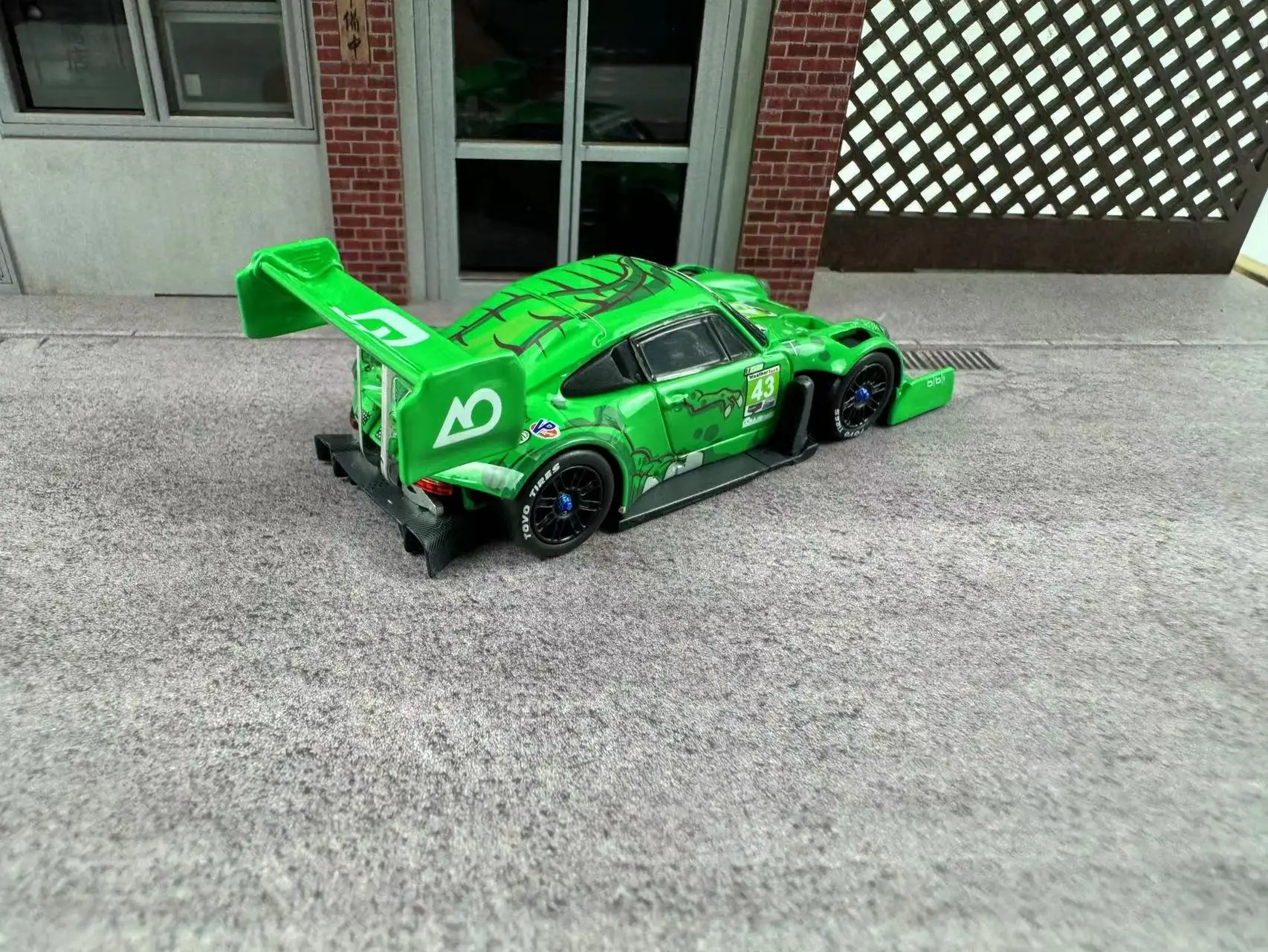 TOP 1:64 SVRSR Block43 Green Dragon Limited699 Diecast Model Car