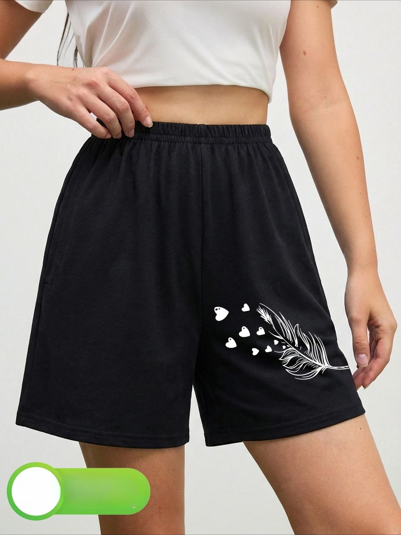 

2026 Women's Summer Casual Shorts Feather Love Heart Print Loose Fit Stylish and Versatile Suitable for Gym and Lounge Wear