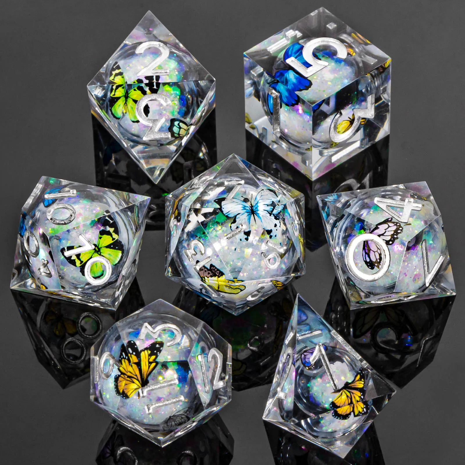 مجموعة نرد D&D الأساسية السائلة DND، نرد الزنزانة والتنين ذات الحافة الحادة، لعب الأدوار RPG D and D D D20 D12 D10 D8 D6 D4