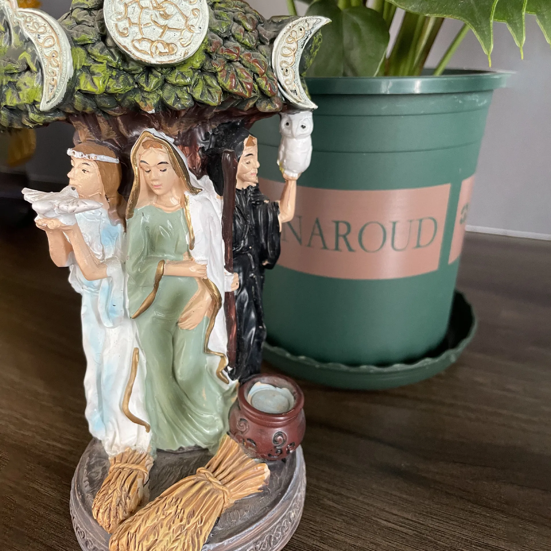 Ancient Greek Religion Celtic Dandu Triple Goddess Hope Honor Harvest Home Tabletop Display Resin Decoration Gifts