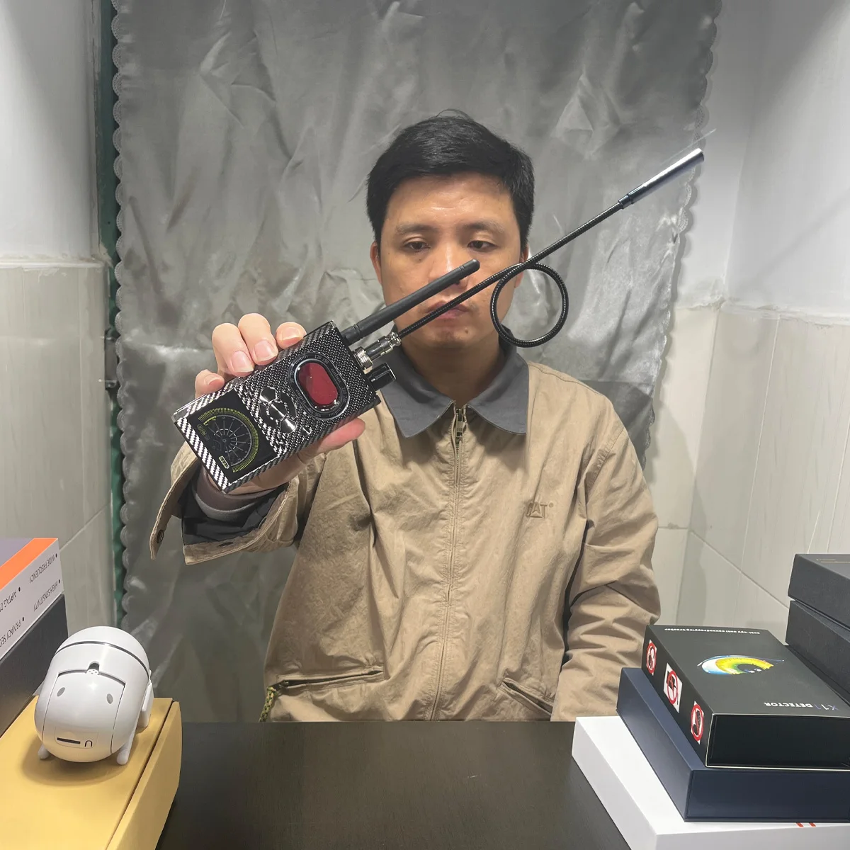 K99 New Generation Pro Detector - Anti Spy GPS Tracker Finder, Hidden Camera Detector, Bug Sweeper, 5 Modes, Full Band 1-8000MHz