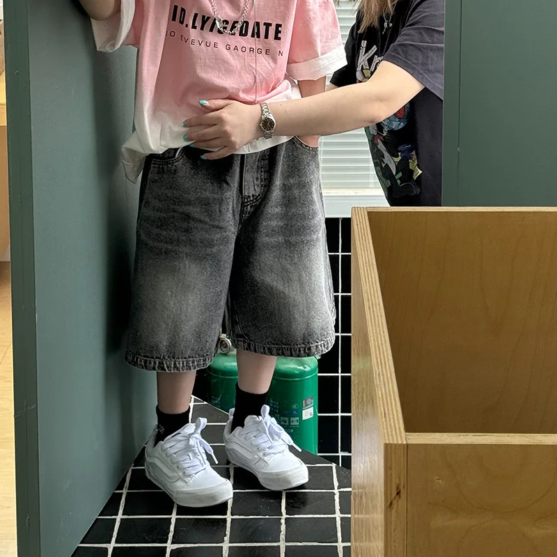 

Джинсовые брюки для мальчиков и девочек, новинка лета 2023 года, детские свободные шорты для толстой версии, корейская версия универсальной моды