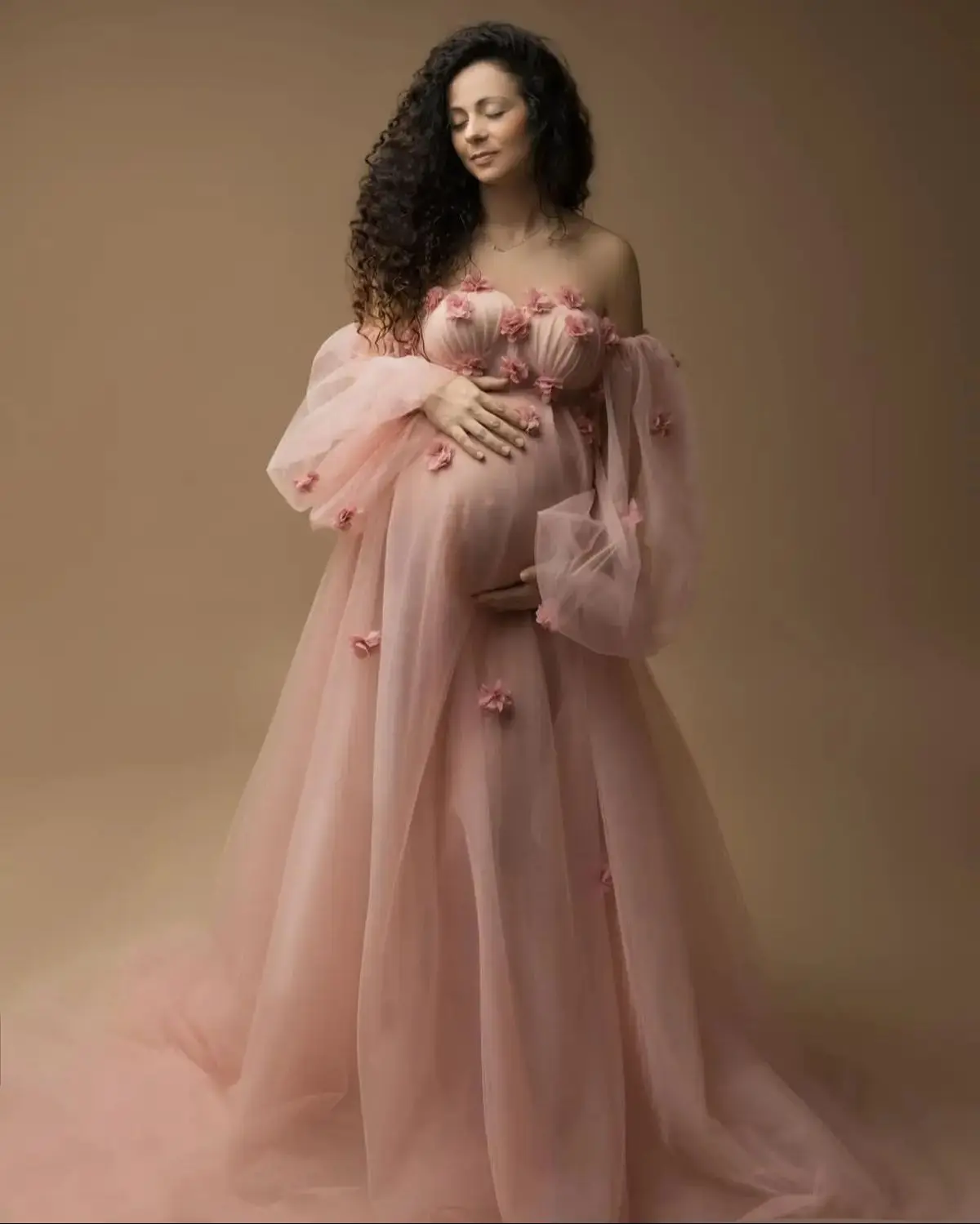

Pink A Line Maternity Gowns Off Shoulder Floral Appliques Pregnant Women Photo Dresses Floor Length Customized Babyshower Gowns