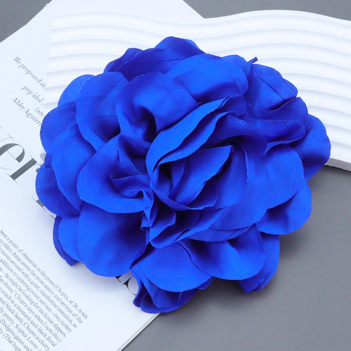 French Solid Color Pleated Fabric Brooch Camellia Light Luxury Exaggerated Party Party Couples Matching Color Clothing