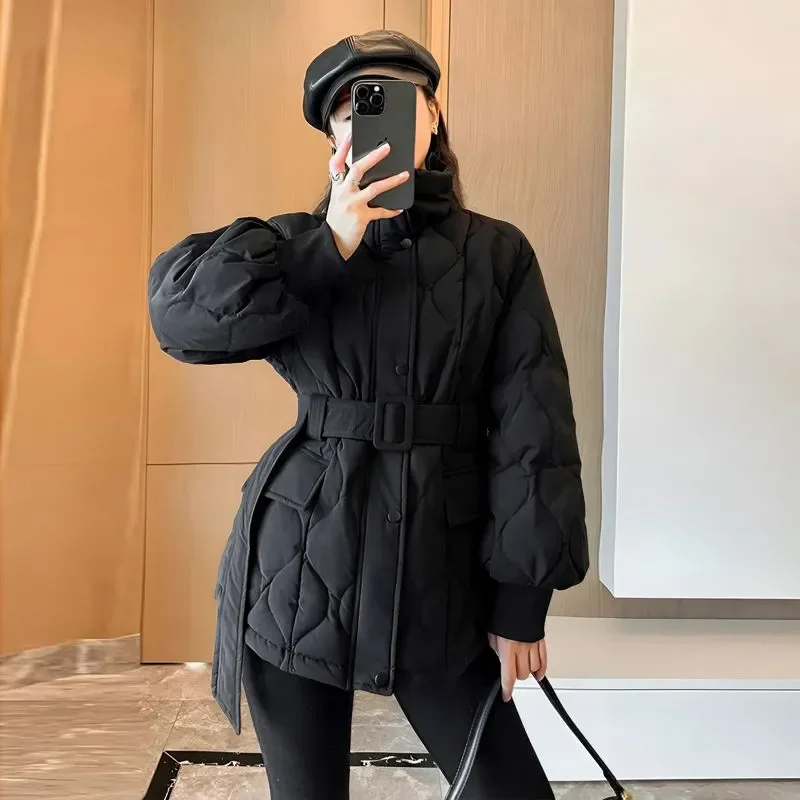 Diamond Plume Down Giacca imbottita in cotone Cappotto da donna 2025 Inverno Nuovo Parka caldo e spesso Cintura in vita Cappotto in cotone chic