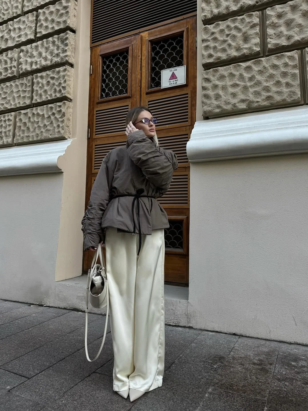 カジュアル無地レースアップコットンジャケット レディースファッション Vネック長袖カーディガンコート 冬 レディースシックデイリー通勤アウター 2025