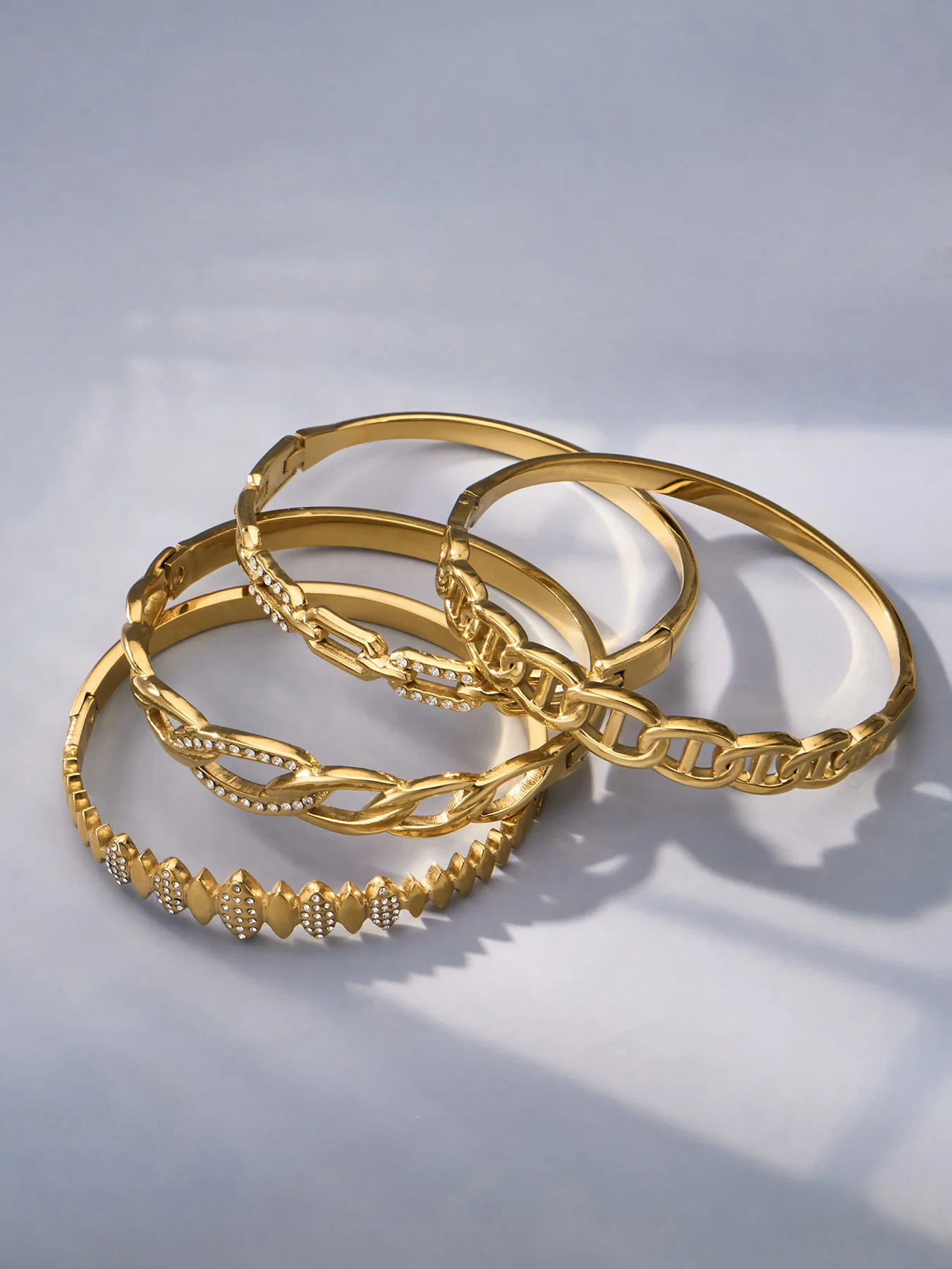 Zierliche Edelstahl-Armreifen für Frauen 18k Vergoldete Verschlungene Armreifen Armbänder Geometrisches Ästhetisches Armband – Detail 9