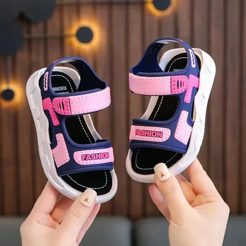 New children\'s summer boys and girls sandals Korean version of primary school students non-slip soft sole non-slip beach sandals