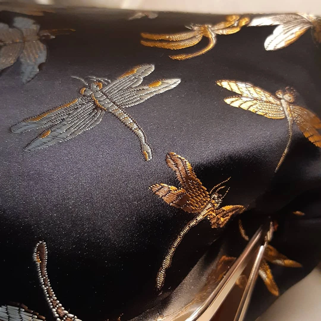 Lost in Vintage Dragonfly Feathers Coin Bag Design Brocade Fabric BClutch Gold Kiss Lock Clasp with Tassel Pendant Wedding Bag