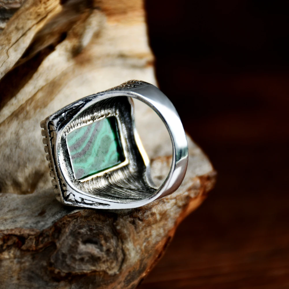 Yumfeel New Malachite Ring Men & Women Fashion Antique Silver Plated Setting Green Gemstone Retro Ring