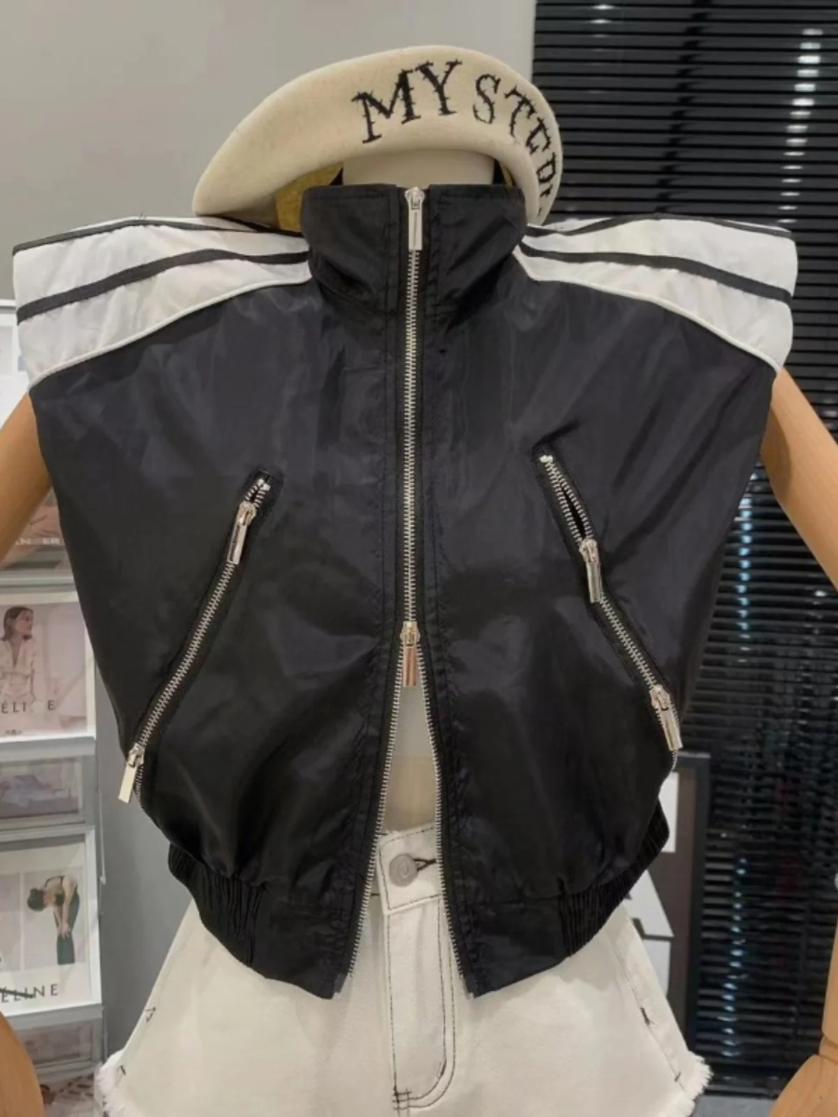 Street Style Summer 2026 Zipper Waist Cinched Shoulder Pad Sleeve Stand Collar Black White Contrast Trendy Sweet Cool Vest