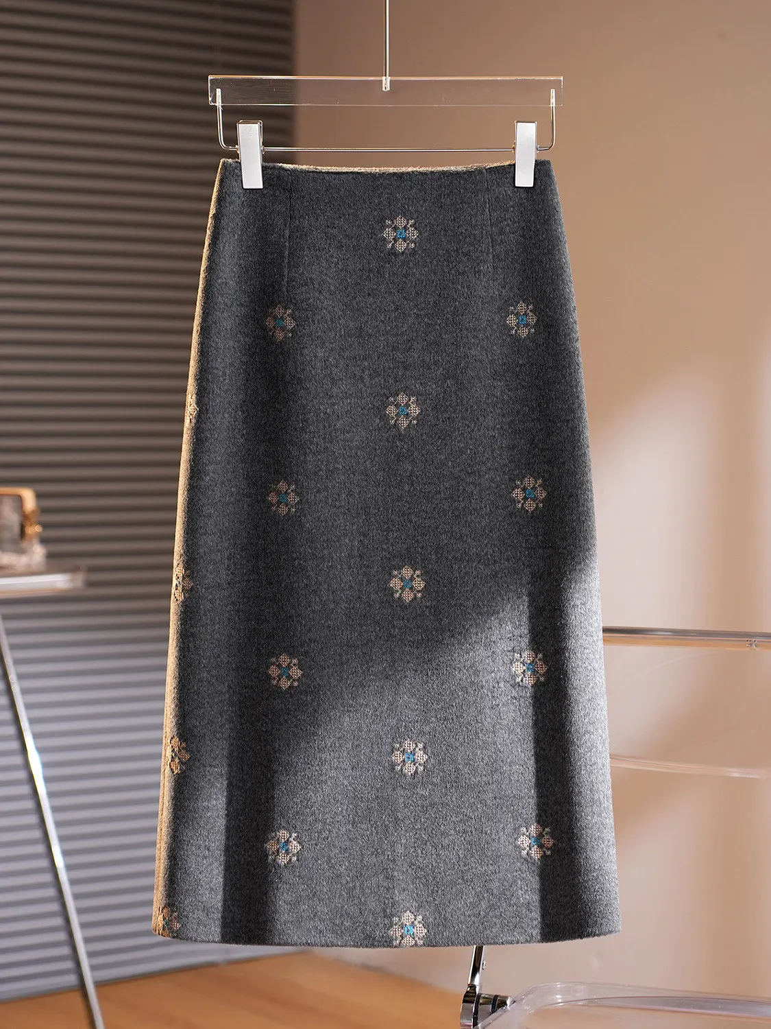 

Korean Japanese High Waist Embroidered Woolen Skirt Women's plus Size Small Frame High Waist Slim A-Line Bodycon Skirt