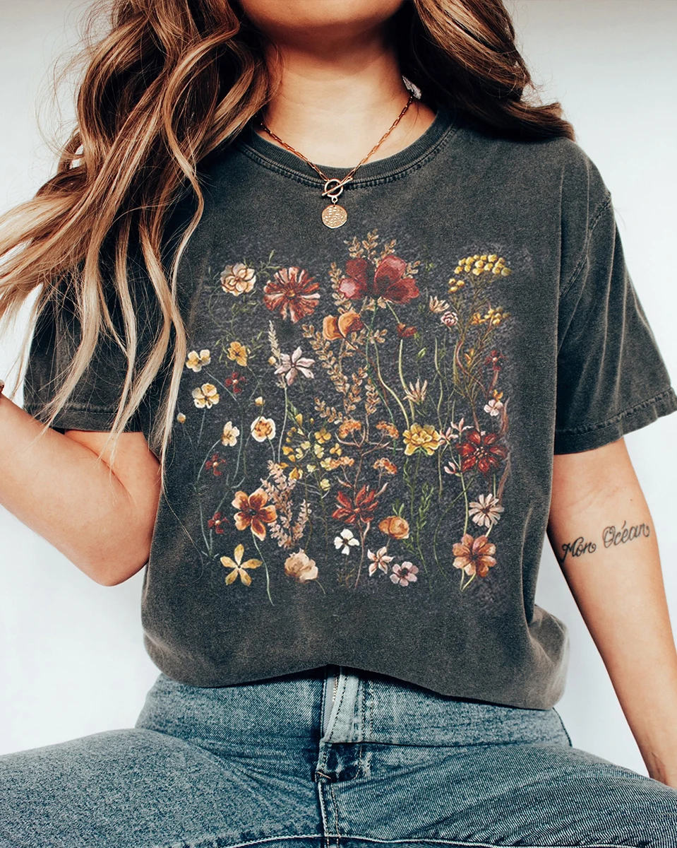 Vintage Wildflower Print Comfort Shirt Boho Cottagecore Tshirt Botanical Purple Floral Tee Apparel Trendy Y2K Casual Streetwear