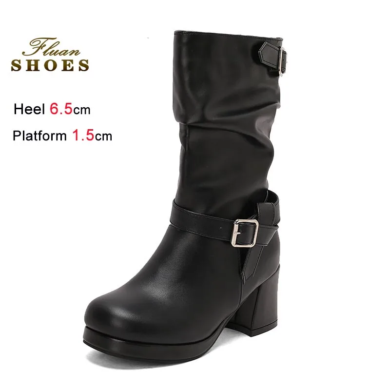 2025 موضة الأحذية النسائية 6.5 سنتيمتر كعب خشن منتصف العجل الأحذية بلون الجلود مشبك أحذية طويلة سيدة التجارة الخارجية فارس التمهيد