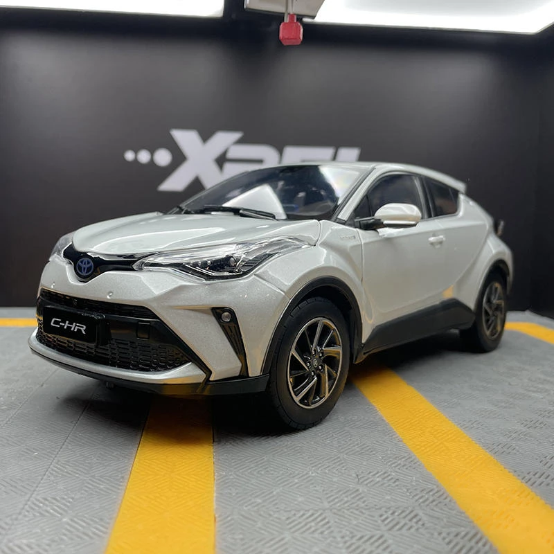 1:18 TOYOTA CHR C-HR SUV Alloy Car Model Diecasts Metal Vehicles Car Model Simulation Collection Miniature Scale Kids Toys Gifts