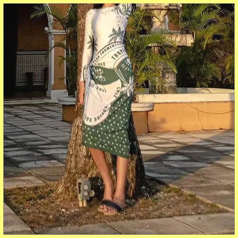 Traje de baño de verano de 2 piezas: conjunto de body de manga larga y falda, estampado, ajustado, para playa (Personajes: 78)