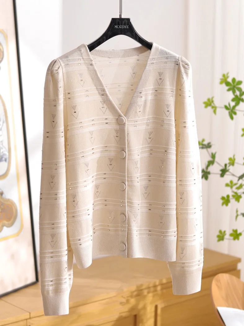 

Korean Sle Knitted Woolen Sweater Coat with Heart Pattern And Rhinestone Detail Straight Cut Commute Sle Soft