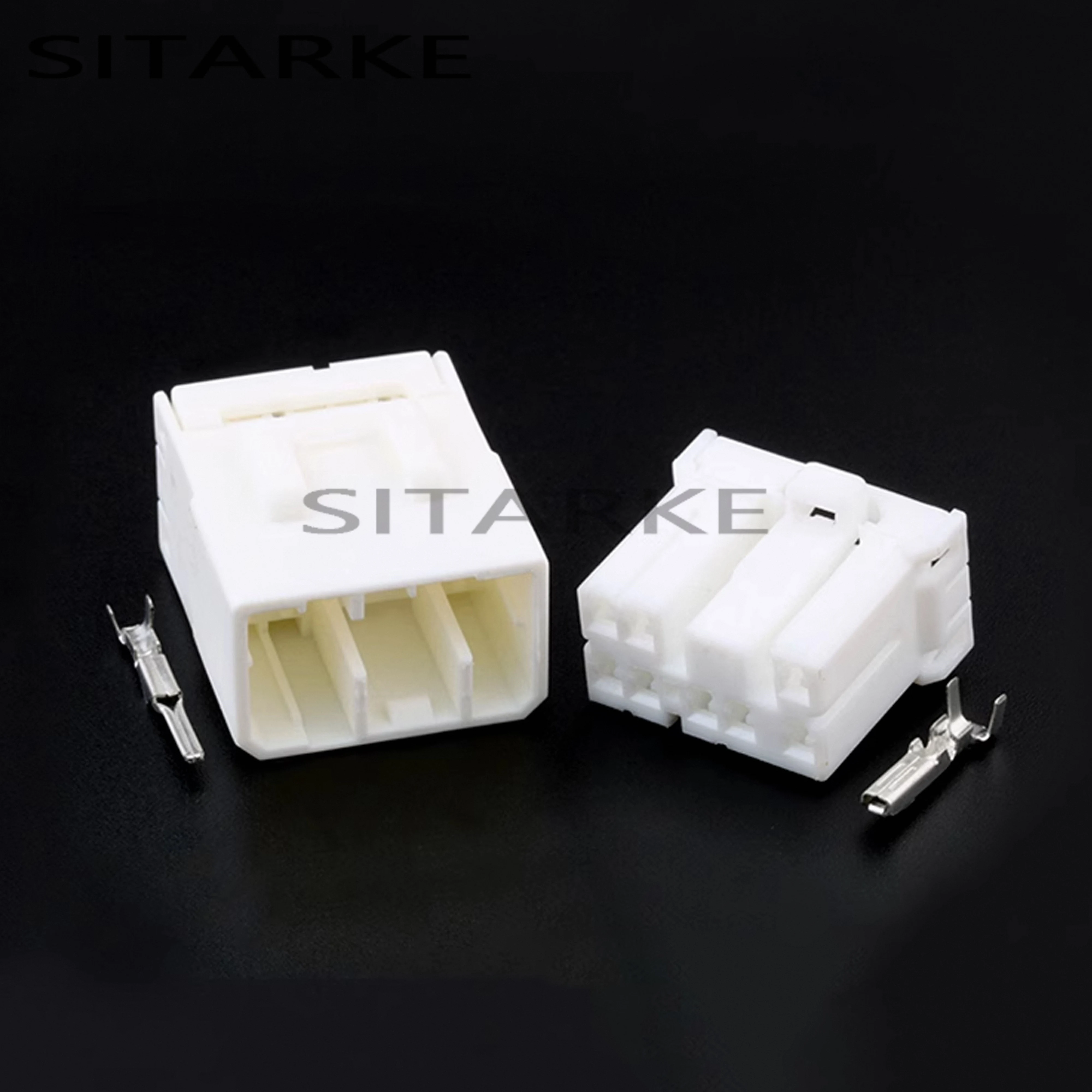 

8 Pin Tyco Automotive Cable Harness Connector Male Female 2 Rows MULTI-LOCK Series Wire-To-Board Plug 174931-1 173850-1