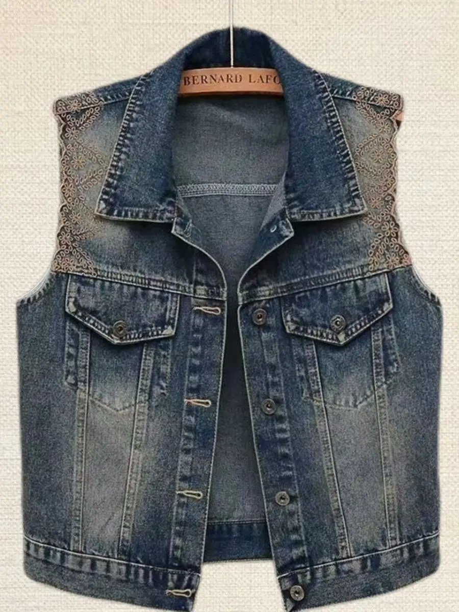 

Джинсовый жилет с вышивкой в стиле ретро, женский тюре со шлетом, весна-осень, модный маленький размер, топ на пуговицах, сращивание