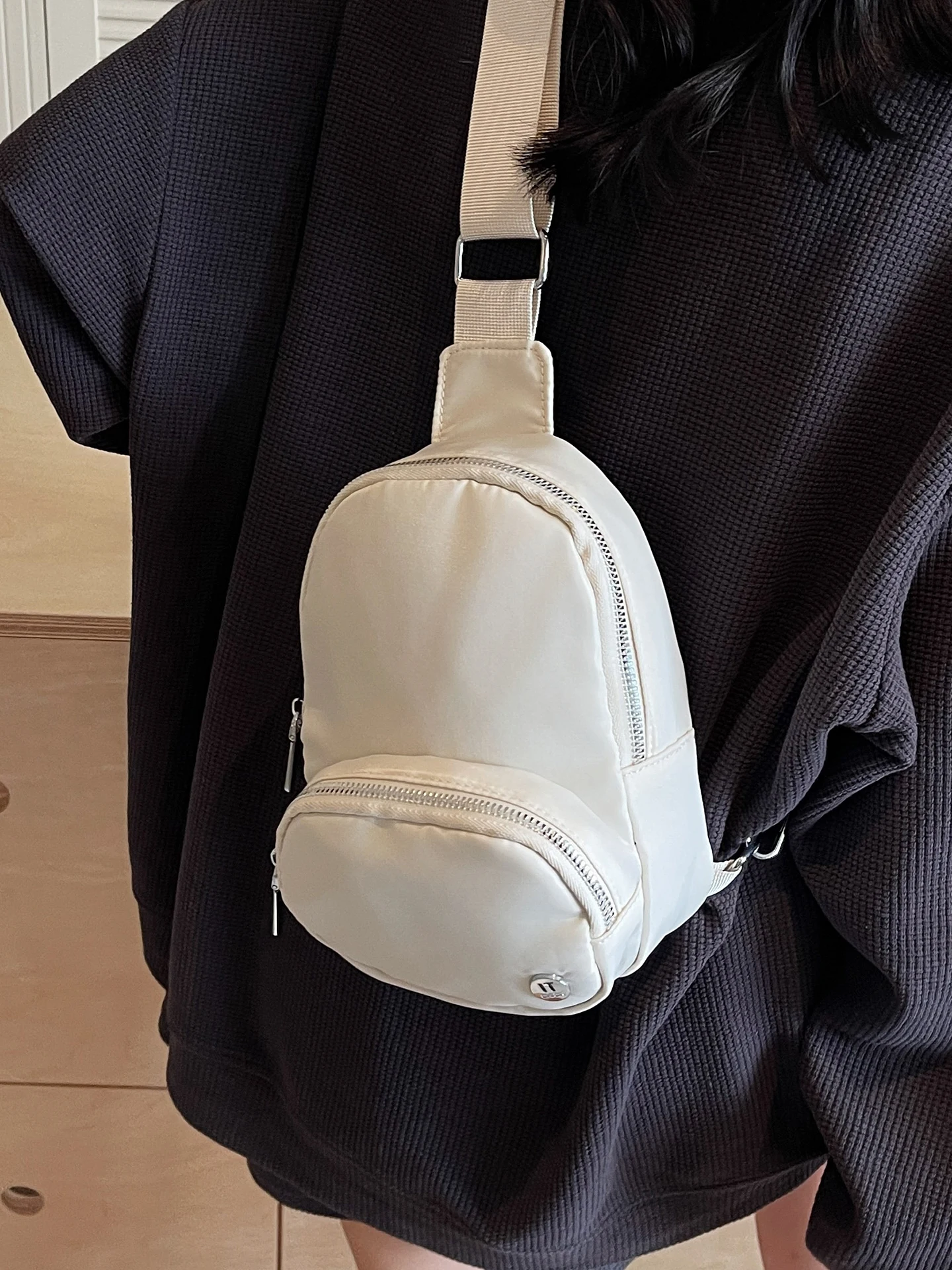 bolsa-transversal-fena-casual-da-moda-2025-nova-colecao-de-verao-ular-versatil-de-ombro-Unico-e-hete