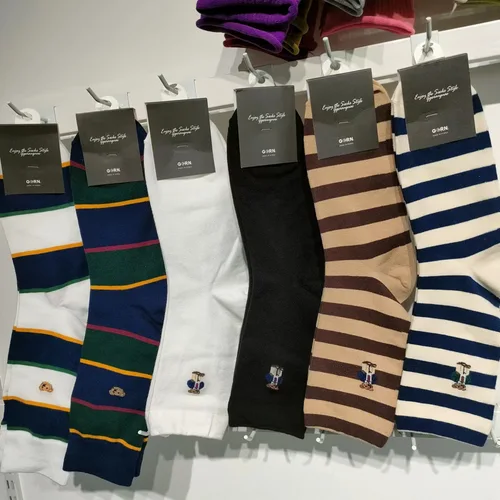 Imagen 1 del producto Rayas suaves transpirables dibujos animados Caballero oso hombres y mujeres calcetines algodón Harajuku calcetines regalo de Navidad calcetines casuales de diseñador