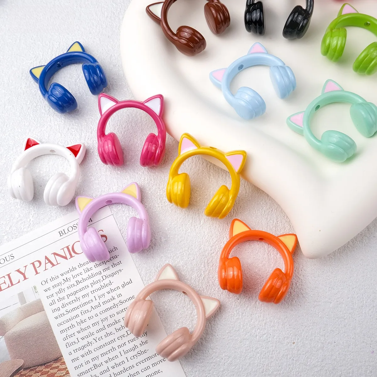 10Pcs Cartoon Cat Headphones Resin Charms DIY Craft Supplies Girl Necklace Bracelet Key Chain Phone Bag Crafts Pendant With Hole