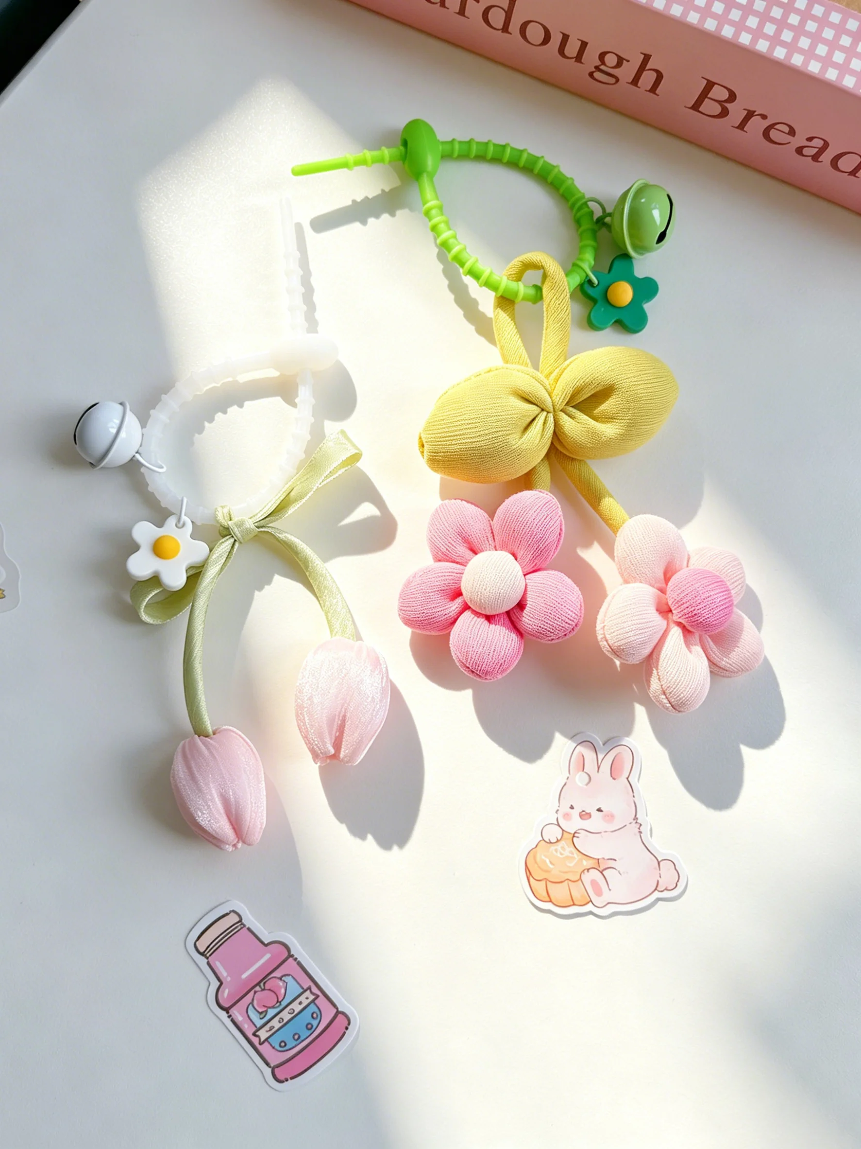 Sweet Floral Keychain Dopamine Fabric Flower Keychain Tulip/Cherry/Peach Blossom Series Girl's Bag Pendant & Back-To-School Season Spring Essential School Supplies