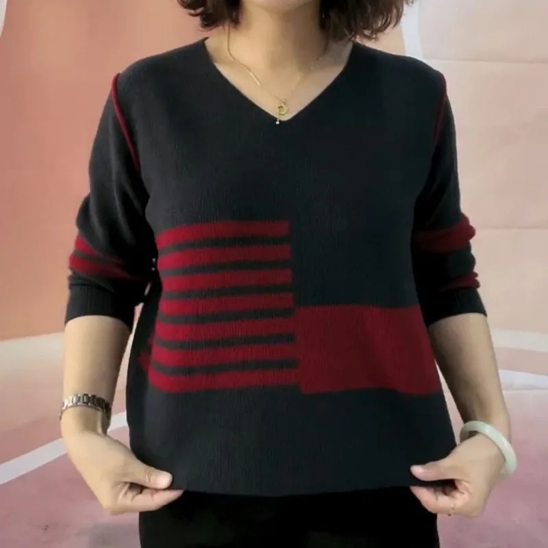 

Autumn and Winter Color-blocked Sweaters V-neck Sweaters Stylish Commuter Bottoming Shirts Women's Tops