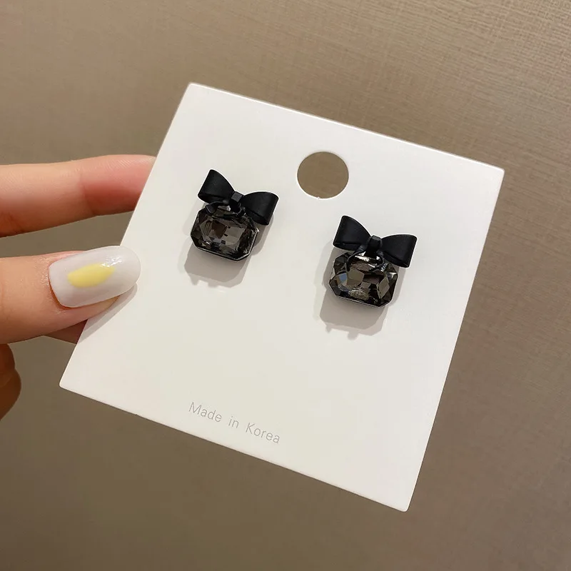 Korean Black Gem Bowknot Stud Earrings for Women 2023 New Year Trend Geometry Square Jewelry Valentine\'s Day Girl Gift Brincos