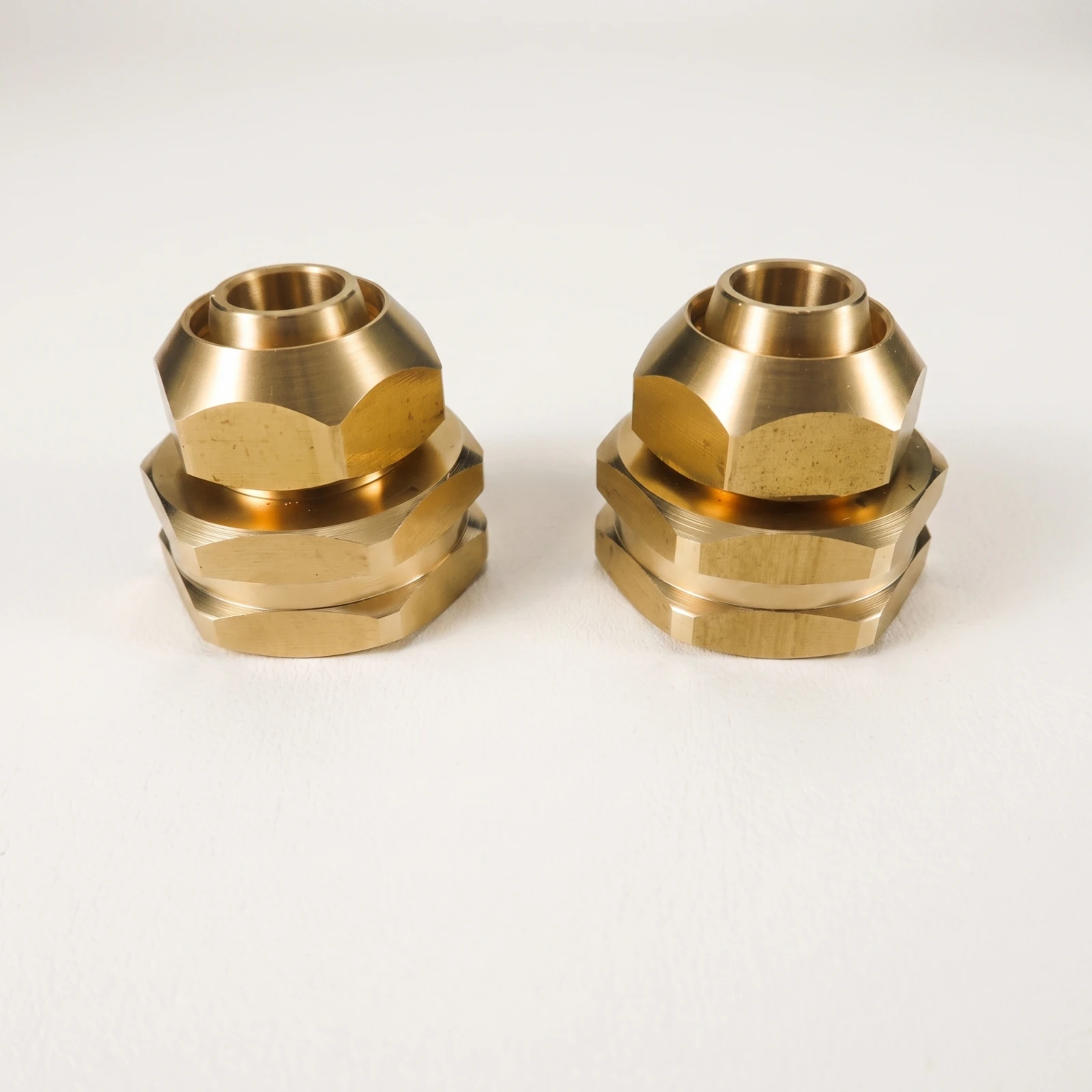 2 Pieces Micro-Irrigation Irrigation Hose Connector Watertight Micro-Irrigation Irrigation Adapter Brass Hose Fitting With