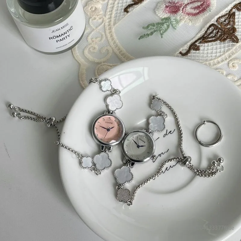 

Элегантные часы для женщин, инкрустированные стразами для цветов камелии, женские часы Rotundity, модные кварцевые наручные часы, часы-браслет