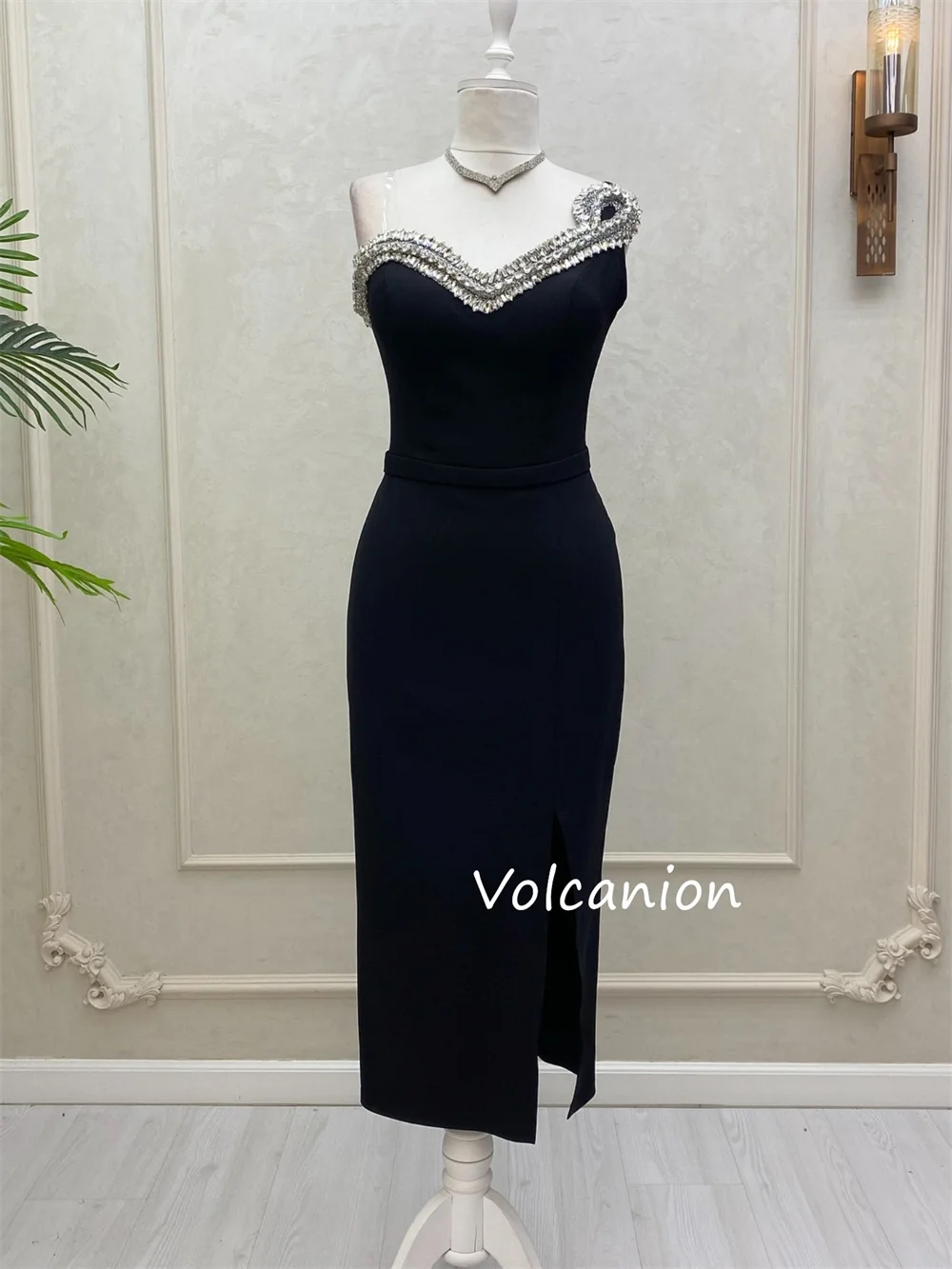 Vestidos midi rectos sin tirantes con lentejuelas de Jersey elegante personalizado, estilo moderno de moda para ocasiones a medida