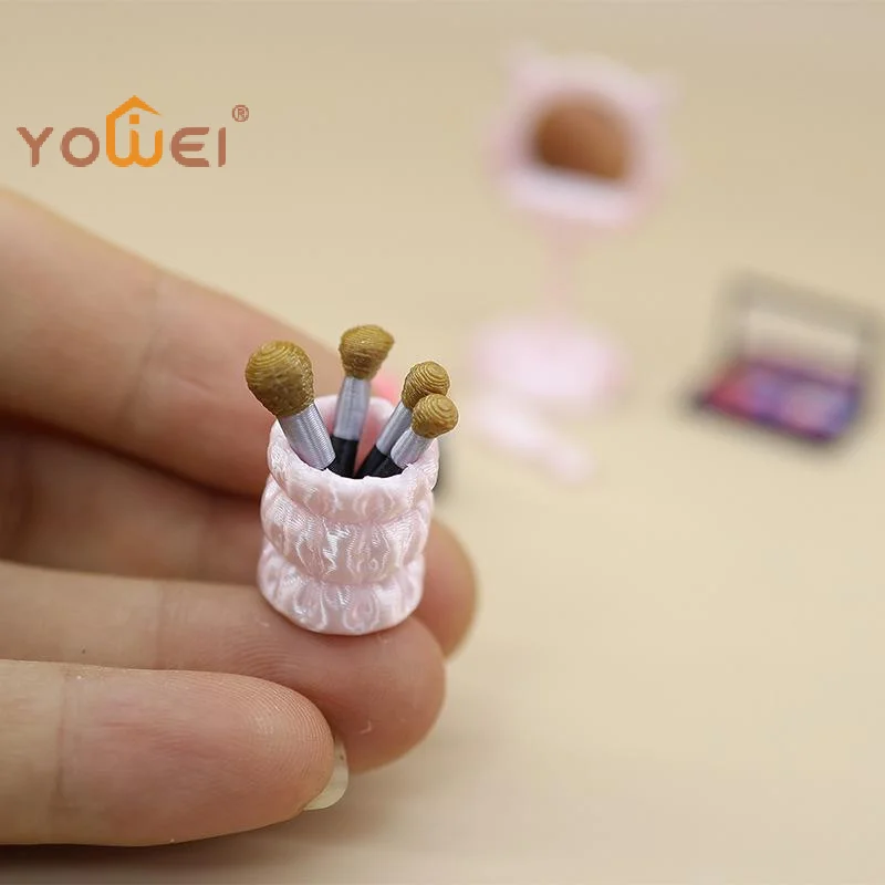 Latest 1Pcs Simulated Miniature Dollhouse Makeup Brush Cosmetic For Doll Accessory Toys