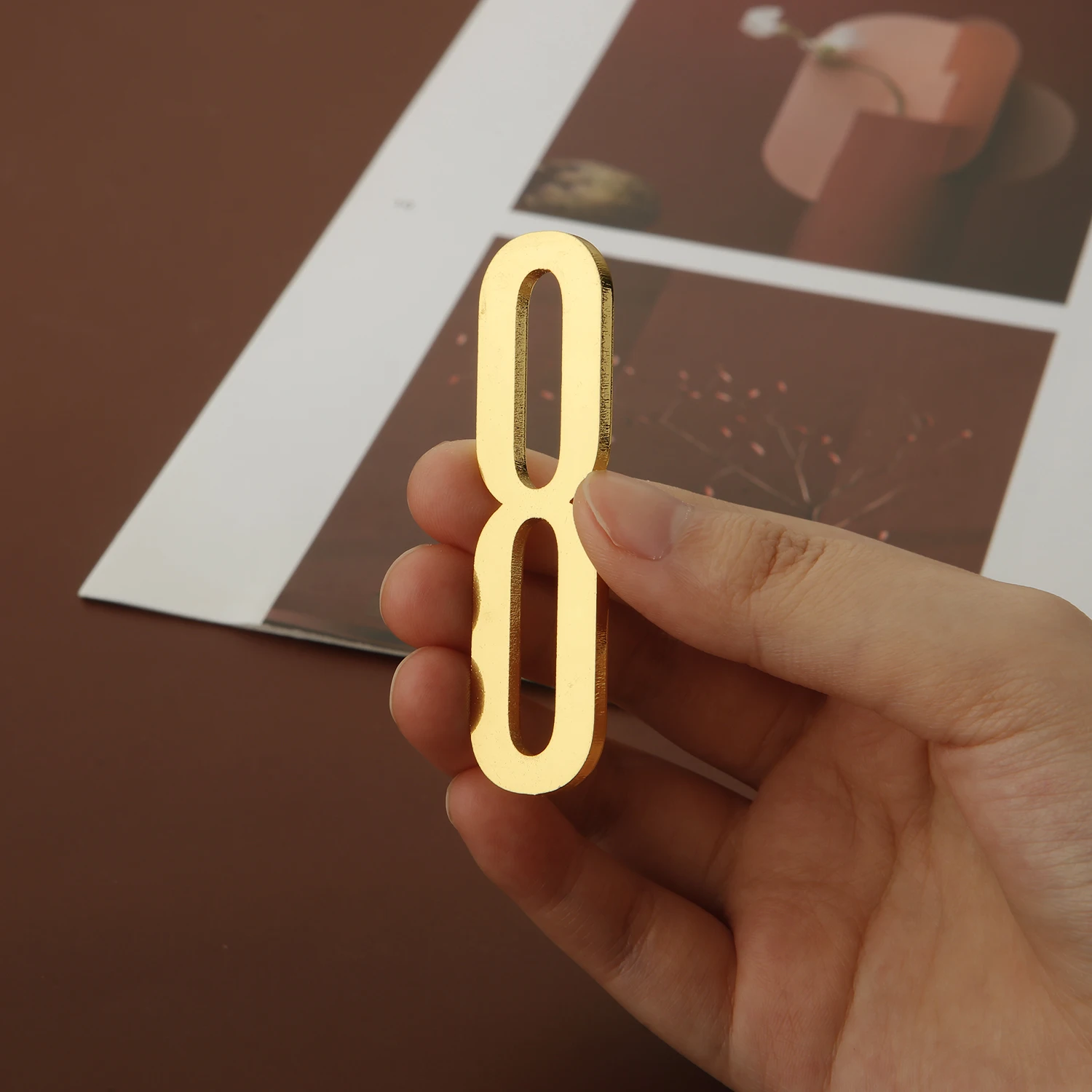 Goldene Türnummer mit selbstklebender Rückseite, 7 cm, Hausnummer aus Metall, Wohnungstürnummer für Outdoor, Hotel, Zuhause, Briefkastenetikett – Detail 5