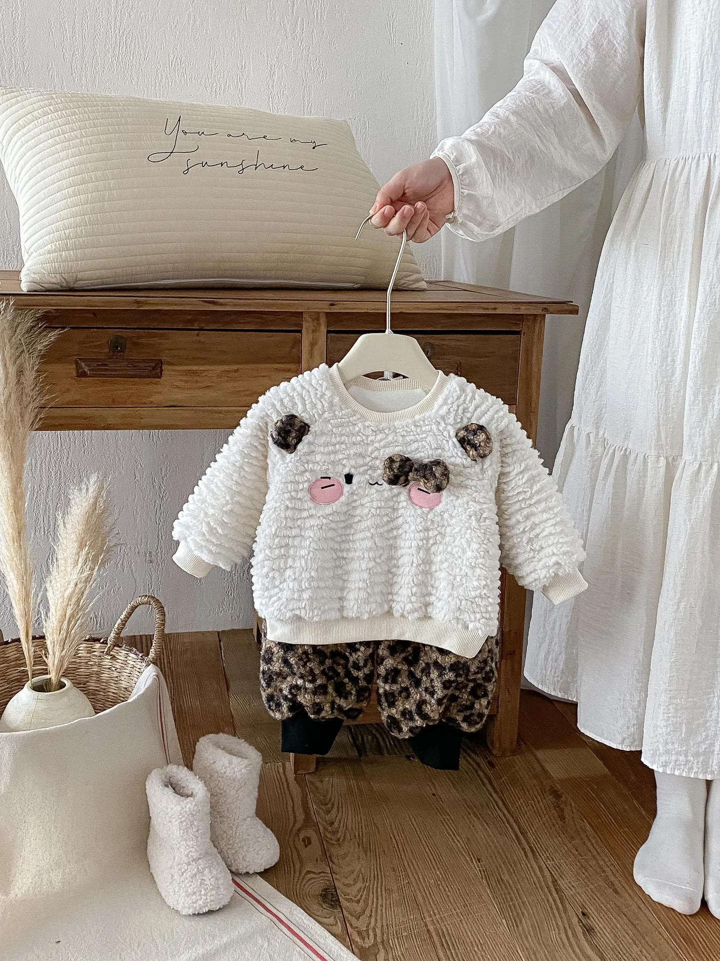 Boys Girls Cute Cartoon Fleece Sweatshirt + Leopard Print Pants 2pcs Suit 2025 Winter New Baby Plus Velvet Thick Clothes Set 3