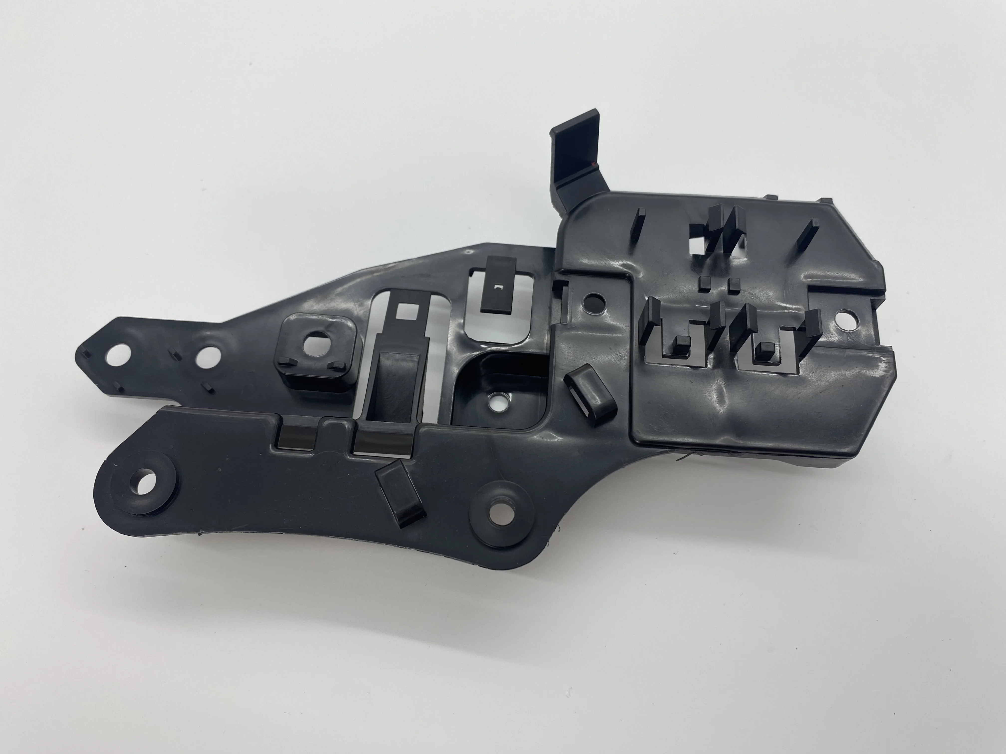 

Suitable for Yamaha YZF/R1/R1M rectifier fixed bracket/wire harness bracket from 2015 to 2019
