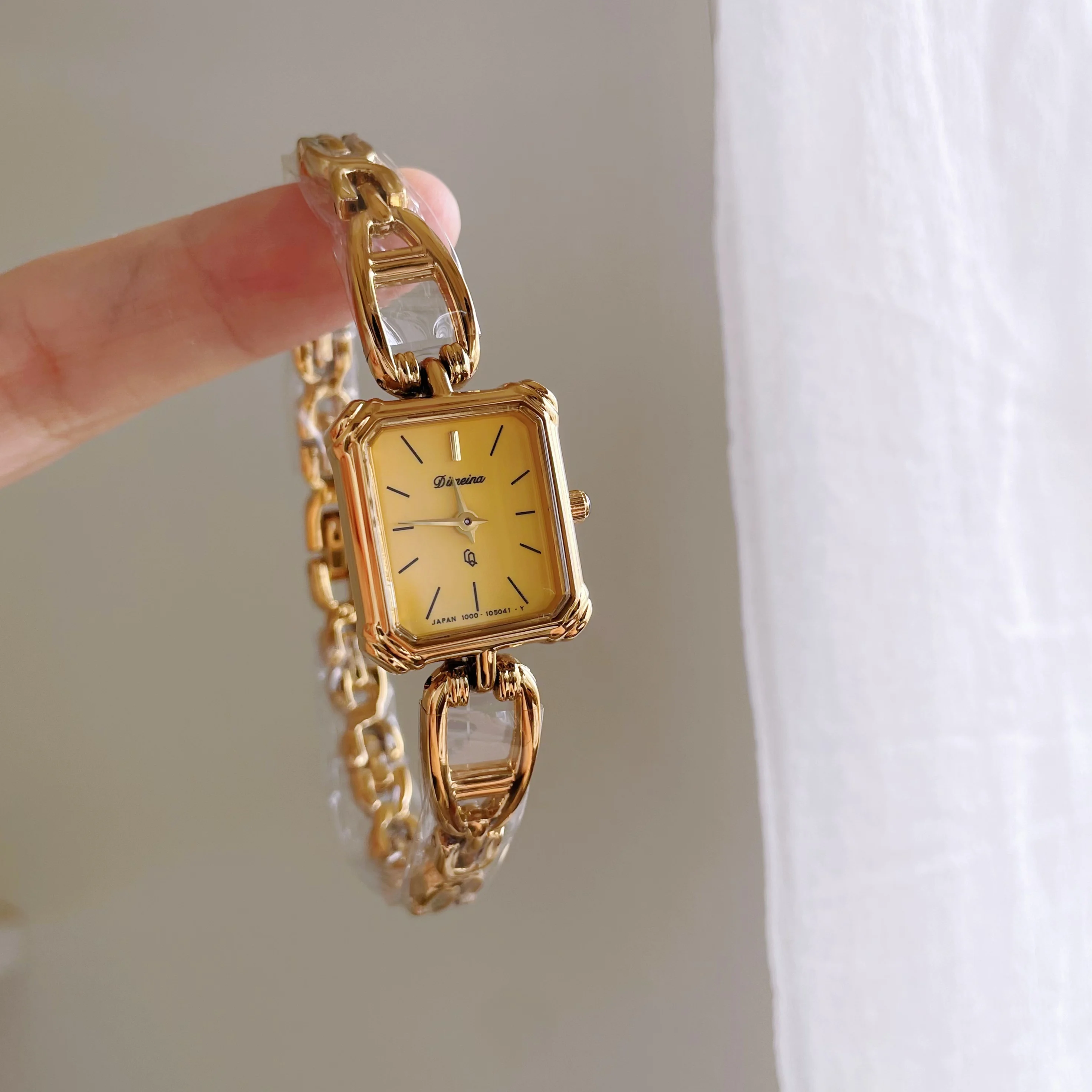 

Retro-StyleSquareBracelet Watch For WomenQuartz2026 New StyleTrendyPerfect As A Birthday GiftWomen'S Accessory And Women'S Gift.