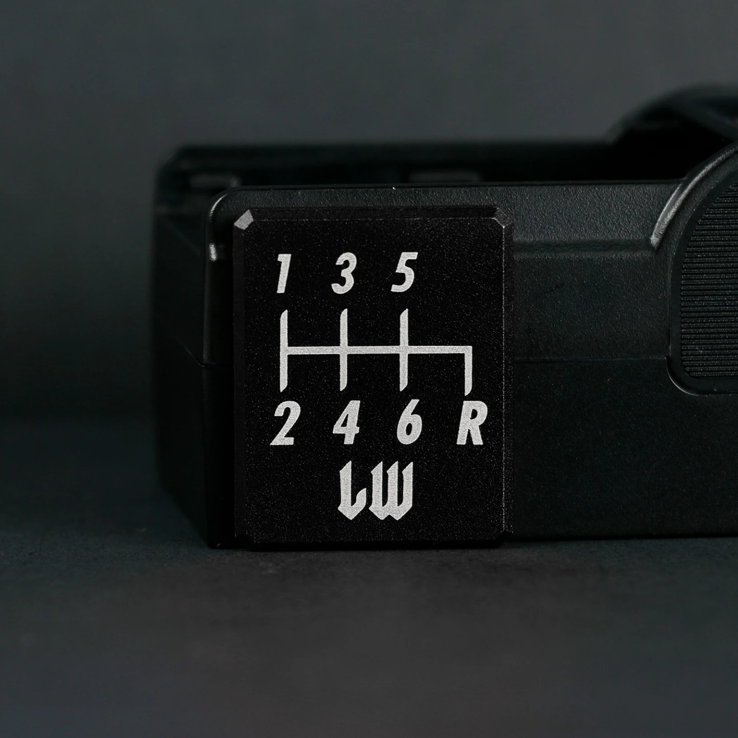 LW Emblem Getriebe Auto Gangschaltung Muster Manuelle Getriebe Aufkleber Stick Gedruckt Tag Innen Aufkleber Abzeichen