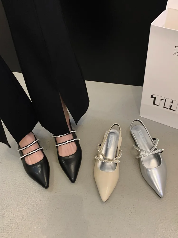 

Сандалии женские на низком каблуке, с острым носком